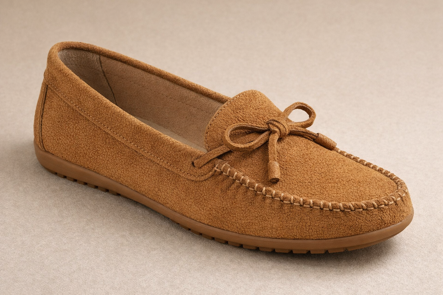 Zapato mocasin con piel nobuck