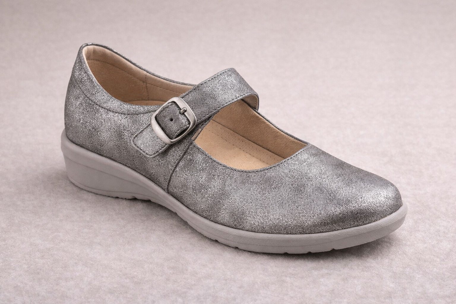 Zapato comfort de señora con piel nobuck metalizada