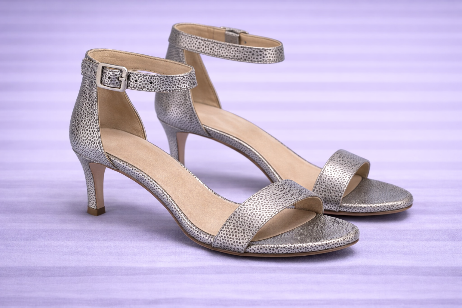 Sandalias de piel grabada metalizada