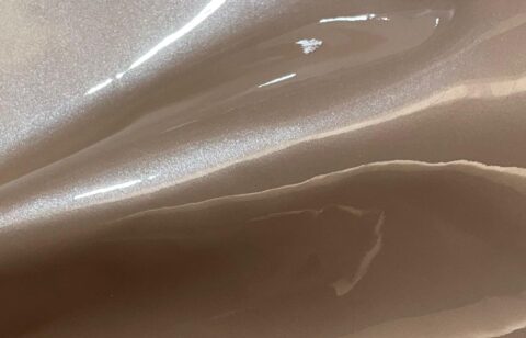 Piel charol metalizado