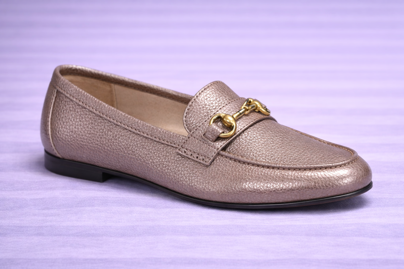 Mocasin piel napa grabada perlada