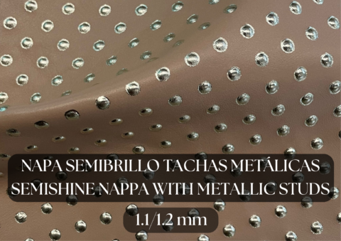 Piel napa semibrillo con tachas