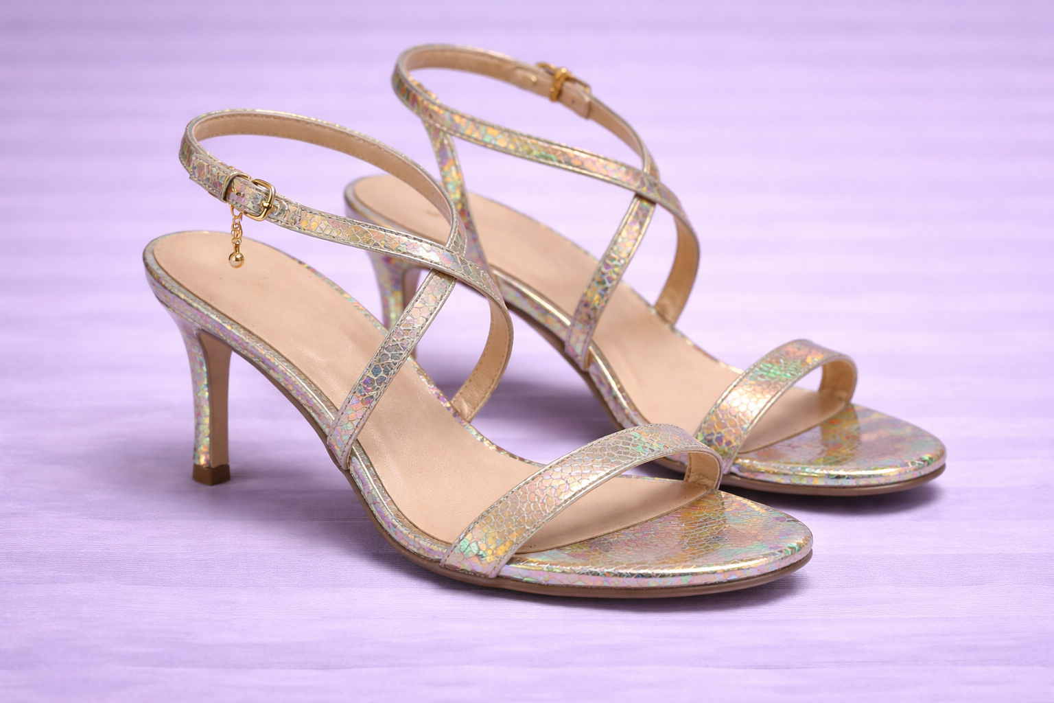 Sandalia grabado exotico efecto iris
